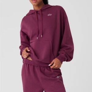ALO Yoga Accolade hoodie in wild berry